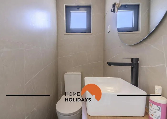 Holiday home #285 Sea View Jacuzzi & Large Pool *