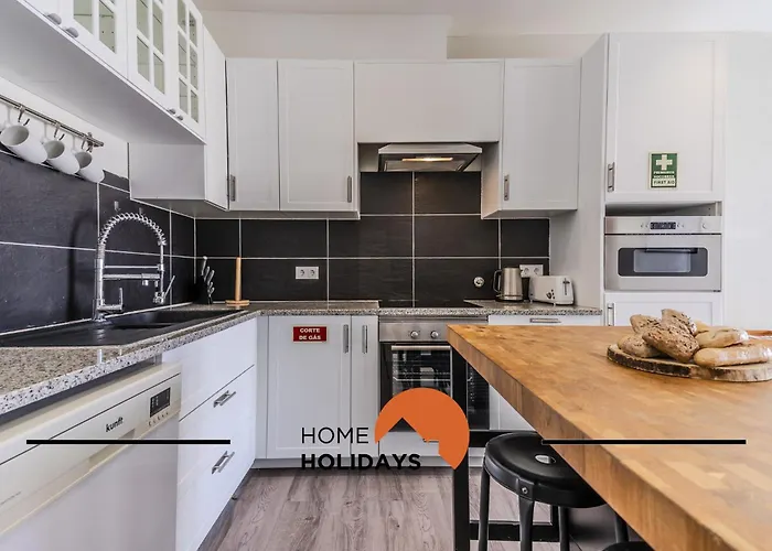 Holiday home #285 Sea View Jacuzzi & Large Pool