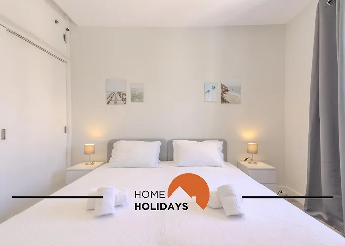 #285 Sea View Jacuzzi & Large Pool Holiday home