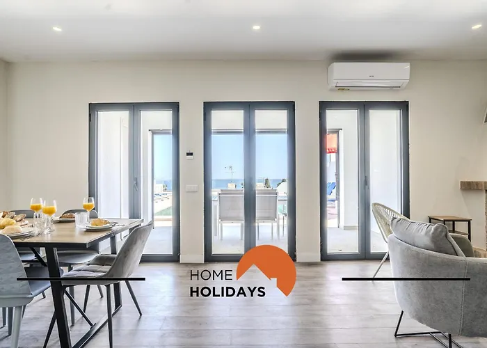 #285 Sea View Jacuzzi & Large Pool Holiday home