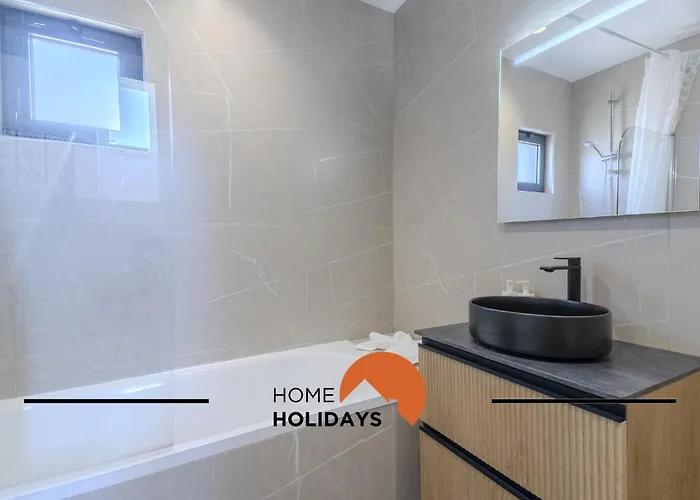 #285 Sea View Jacuzzi & Large Pool