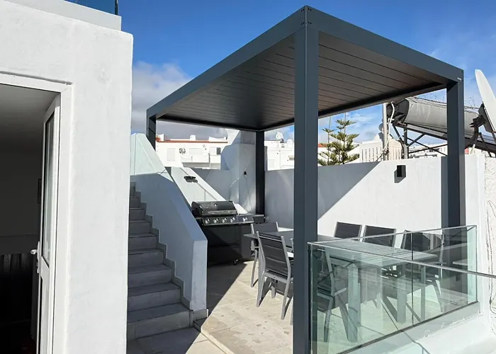 Holiday home #285 Sea View Jacuzzi & Large Pool